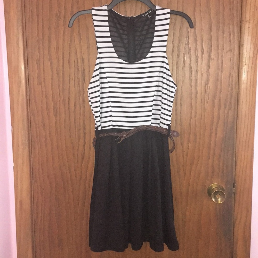 Double Zero black and white striped dress w/belt
